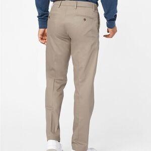Dockers Men's Khaki Chinos
